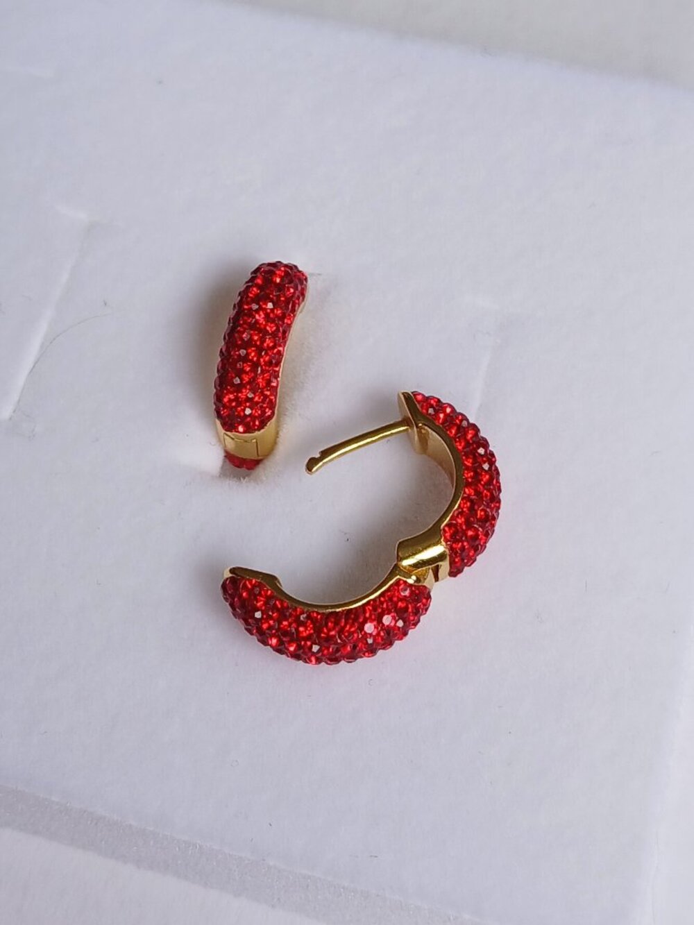 Red small sparkle hoop earrings